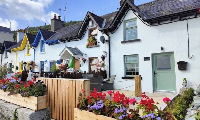 Newcastle Cabaña | No. 173 'Widow's Row'