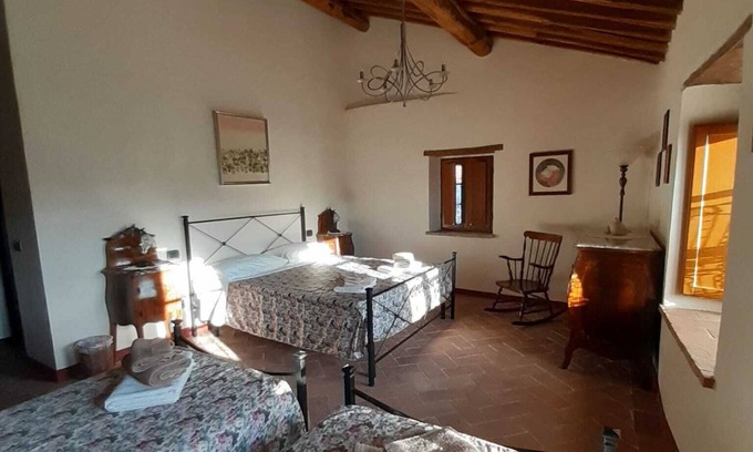 Chiusdino Cama Y Desayuno | No. 3 DOUBLE ROOM with the possibility of a third and fourth bed