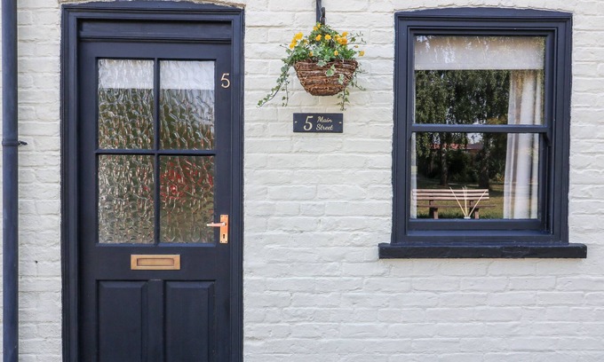 Great Hatfield Cabaña | NO. 5 MAIN STREET, romantic, character holiday cottage in Hornsea