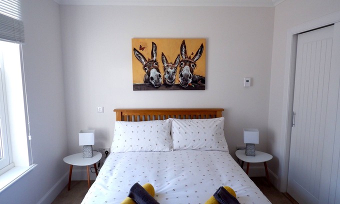 Balloch Apartamento | No 7 - Quiet Two Bedroom Ground Floor flat in Tornagrain great for Airport