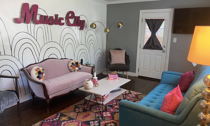 Murfreesboro Casa | NO CLEANING FEE! Boro Babe Cave...Eclectic Vibes + Modern Amenities