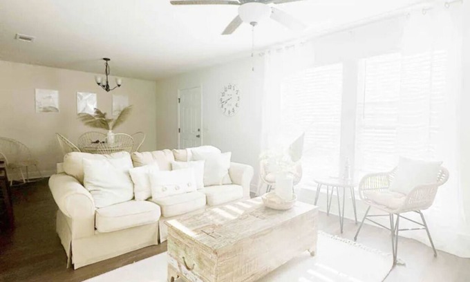 Milton Casa | No cleaning fee! Coastal Boho Townhouse central to beach-river-Whiting Field!