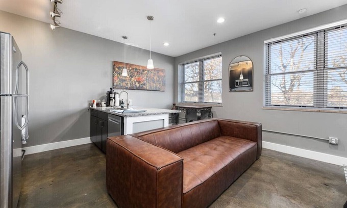 Roanoke Apartamento | No Cleaning Fee! Prime Location Downtown Luxurious