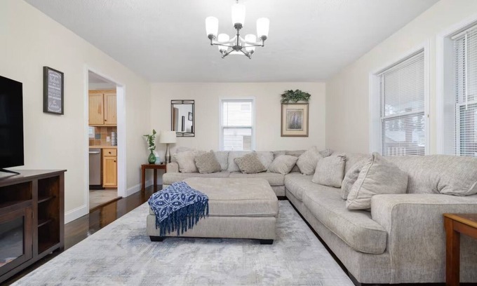 Bristol Casa | No cleanup chores-Fenced yard, arcade, fire pit, close to casino, I81, downtown.