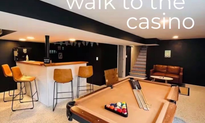Bristol Casa | No cleanup chores-Fenced yard, fire pit. Close to I81, downtown. Walk to casino.