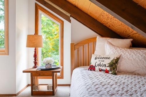 Orkney Springs Apartamento | No Dog Fees - Dog Friendly 3BR 2BA with Loft and Mountain Views - Near Bryce Resort in Basye, VA