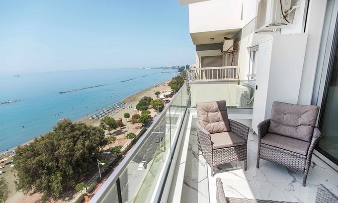 Neapolis Apartamento | Eve's Nest Limassol - Alojamiento de lujo con impresionantes vistas al mar