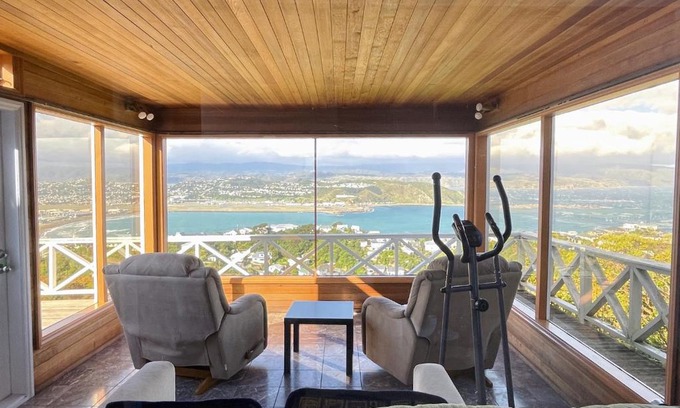 Wellington Casa | NO PARTY ALLOWED,Sea view 5 bedroom house