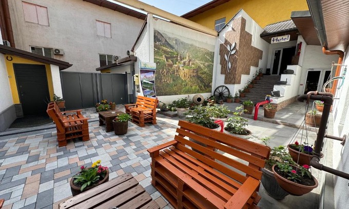 Erebuni Hotel | NO PROBLEM