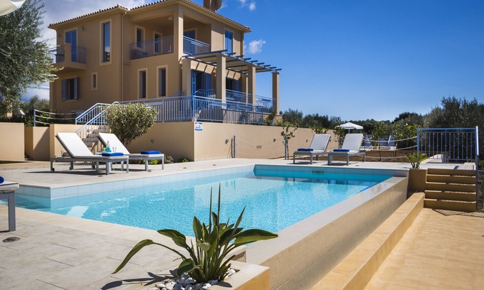 Sarlata Villa | No1 Forget Me Not Villa with private pool in stunning location
