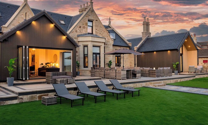 Troon Casa | No36 South Beach Summ
