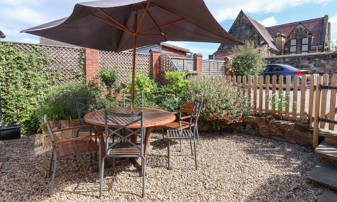 Marske-by-the-Sea Cabaña | NO76, family friendly, country holiday cottage in Marske-By-The-Sea