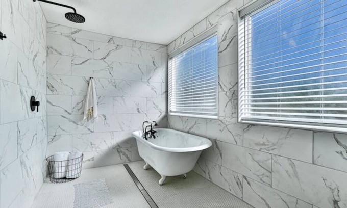 University Heights Casa | Nob Hill/UNM Luxury Remodeled House w/ King Beds