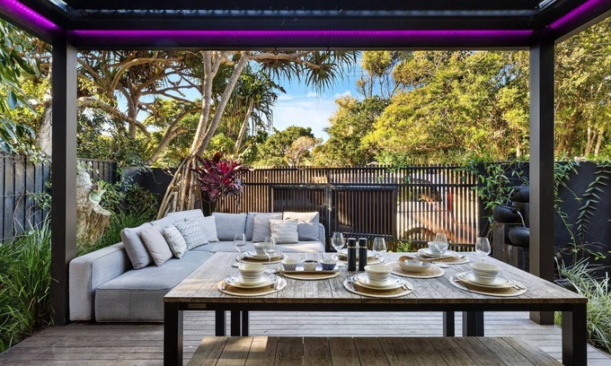 Belongil Casa | Noire at the Beach - Steps from Belongil Beach