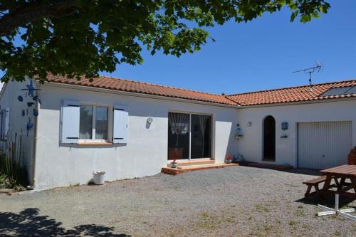 Barbatre Casa | NOIRMOUTIER : LOCATION DE VACANCES POUR 8 PERSONNES À BARBÂTRE