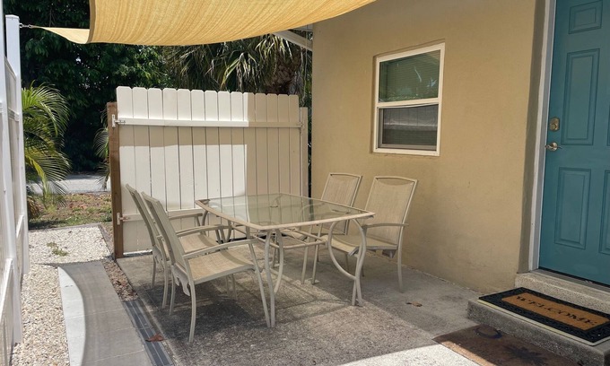 Nokomis Cabaña | NOKOMIS BEACH BUNGALOW 229 15 mins walk to the beach