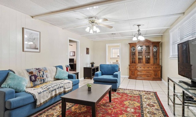 Metairie Casa | NOLA (3Bd) safe hub!
