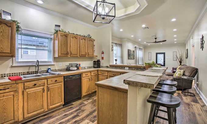 Broadmoor Apartamento | NOLA Apt: 4 Mi to French Quarter!