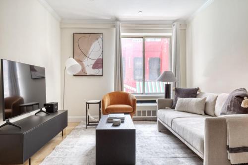 Little Italy Apartamento | Nolita 1BR w Elevator Roof Deck nr SoHo NYC-907