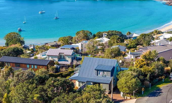 Oneroa Casa | Noll View - Stay Waiheke
