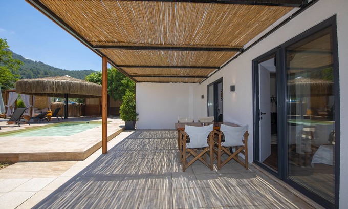 Kayakoy Chalet De Esquí | Nomade Caravan Camping