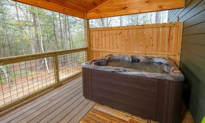 Hemlock Hills Cabina | Nook Cabin - Soak in the Hot Tub!