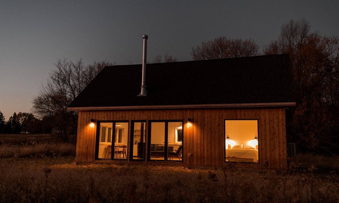 Stoughton Cabina | Nordic-inspired country retreat with wood fired tub 25-minutes from Madison, WI