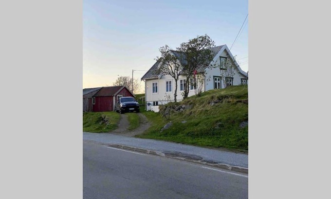 Ballstad Casa | Nordlandshuset "Lottebakken", Ballstad in Lofoten