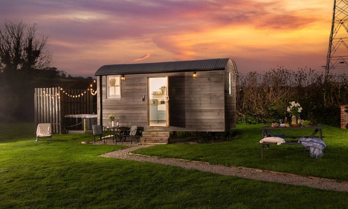 Crowlas Cabina | Nori's Nest, Shepherds Hut, Croft Hooper