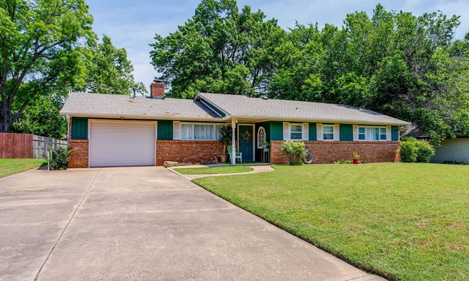 Norman Casa | ¡NUEVO! Norman Home w / Yard - A pie de Park & OU Campus