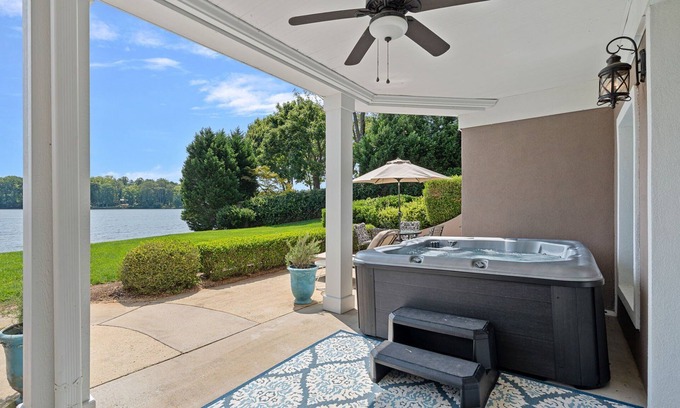 Troutman Casa | Norman Keys by SoCharm | Big Lake Views