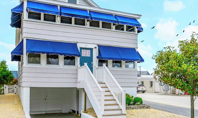Normandy Beach Casa | Normandy Beach Getaway! Spacious 2-Family Home. Perfect for Families & Friends