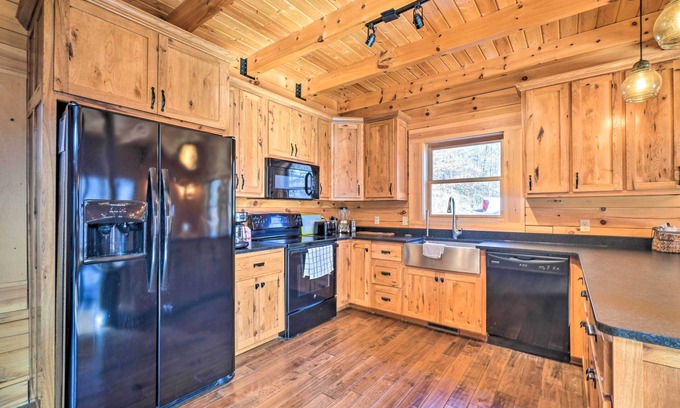 Tazewell Cabina | Norris Lake Vacation Rental w/ Boat Slip