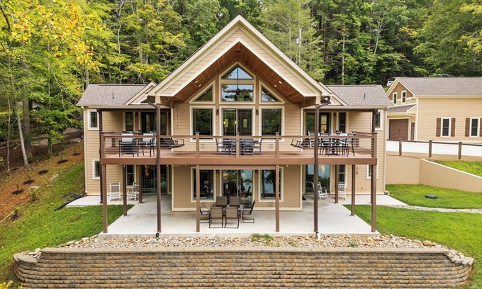 Jacksboro Casa | Norris Lakefront Retreat! King Suites, Large private dock, Firepit, Great Views