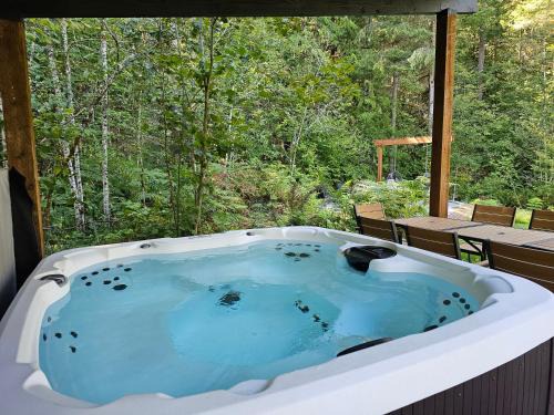Concrete Casa | North Cascades Escape- spacious 5-bedroom, family friendly, AC, WiFi