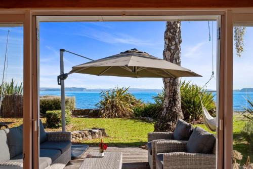 Hatepe Casa | North Cole Cottage - Hatepe Lake Front Home