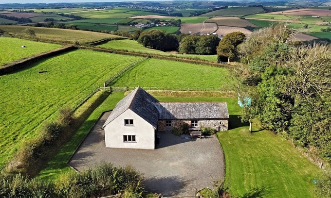 Ash Mill Casa | North Devon Countryside Escape. Dog friendly with views, large garden & paddock.