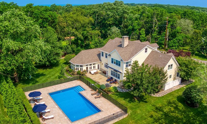 Peconic Casa | North Fork Family Villa- large family home with fenced in pool