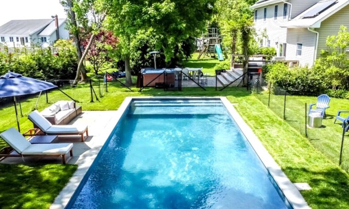 Riverhead Otro | North Fork Wine Country Retreat