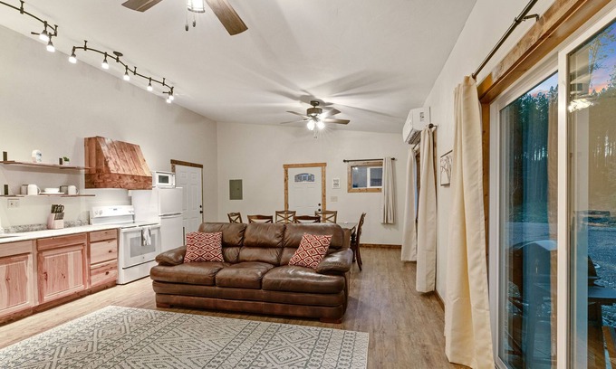 Columbia Falls Cabina | North Fork of Spotted Bear Retreat