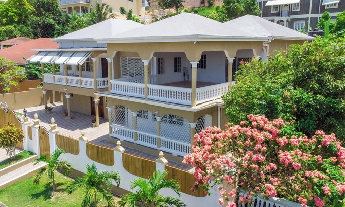 Mammee Bay Apartamento | North Ritz Villa - Second Floor - 3 Bedroom Apartment