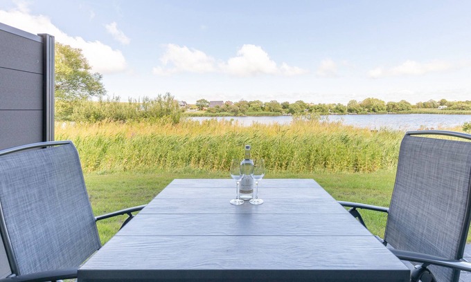 Norderhafen Apartamento | North Sea Dream vacation apartment on Nordstrand for up to 5 people