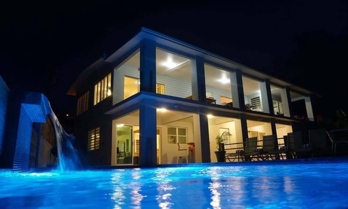 Bravos de Boston Casa | North Shore Pointe - Espectacular Frente al Mar