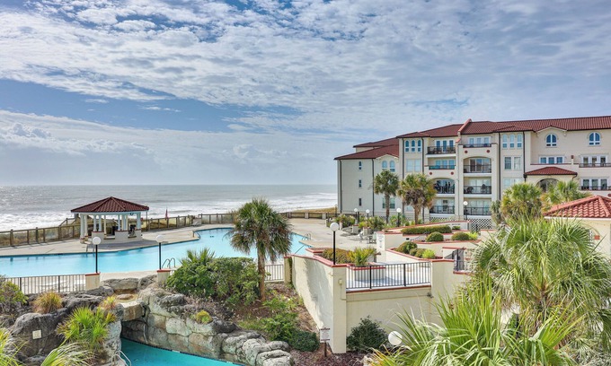 North Topsail Beach Apartamento | North Topsail Beach Condo in Resort-style Complex!