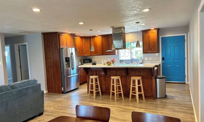 Alamedan Valley Casa | North Valley Garden Bungalow 2 bed/2bath-quiet yet central