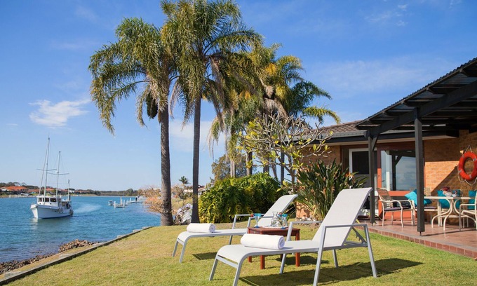 Port Macquarie Casa | North view - casa frente al mar en los canales de Port Macquarie con embarcadero privado