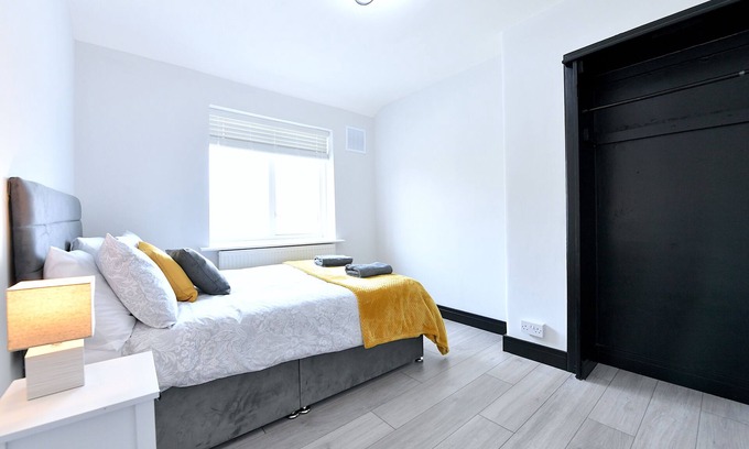 Hale Casa | North West London Escape. Modern 3 Bedroom House. Quick to Central London
