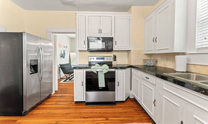 Southbank Apartamento | This duplex is a 2 bedroom(s), 1 bathrooms, located in Jacksonville, FL.