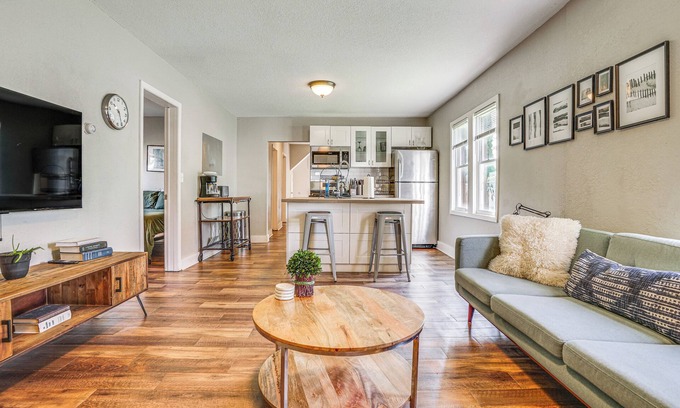 Northeast Minneapolis Casa | Northeast Minneapolis Home < 1 Mi to Arts District