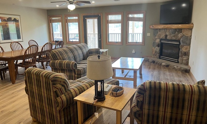 Arkdale Condominio | Northern Bay Golf Resort and Marina - 3 bed on Castle Rock Lake!